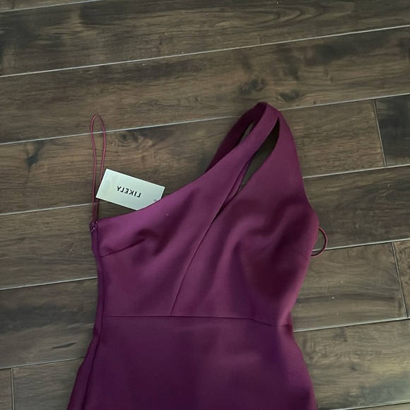 LIKELY BRAND DRESS plum color one should cut out cocktail sz4 NEW holiday party - Picture 3 of 6